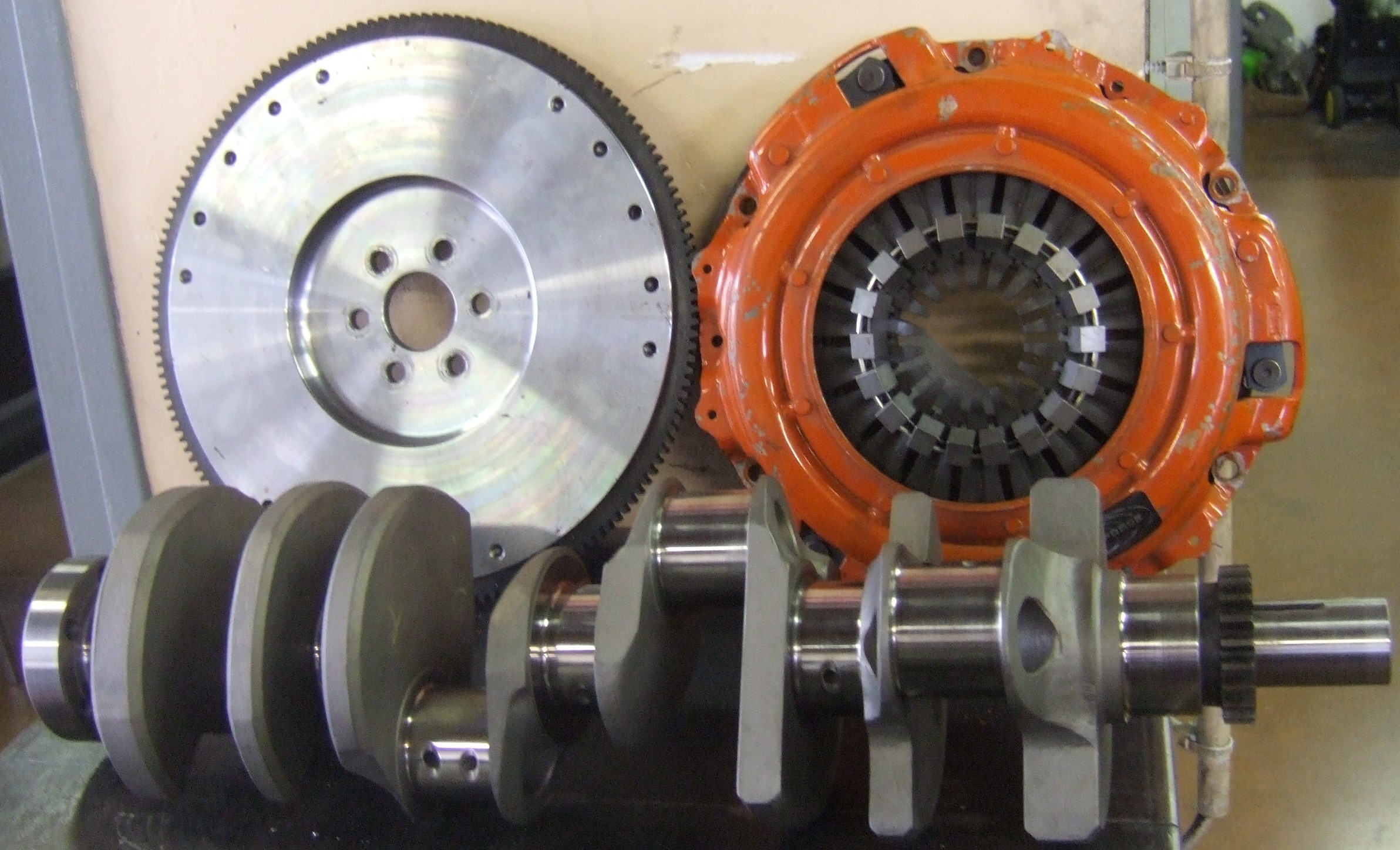 Ensemble vilebrequin - volant moteur - embrayage 