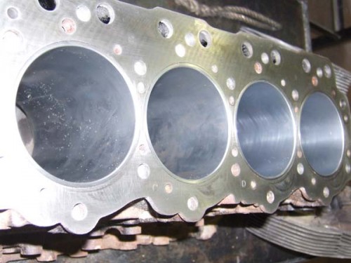 BLOC MOTEUR AVEC 4 CHEMISES